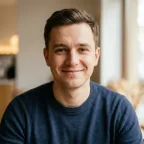 Lukas M.